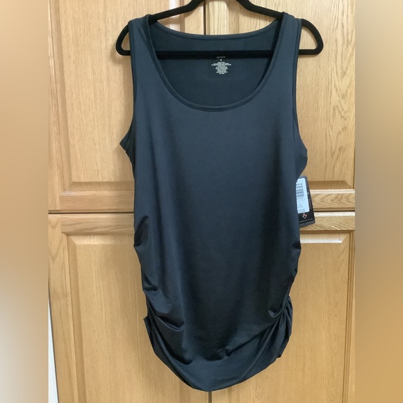 🍉 Torrid plus size maternity active tank, ruching on the sides, 1X, NWT, black - Picture 7 of 16